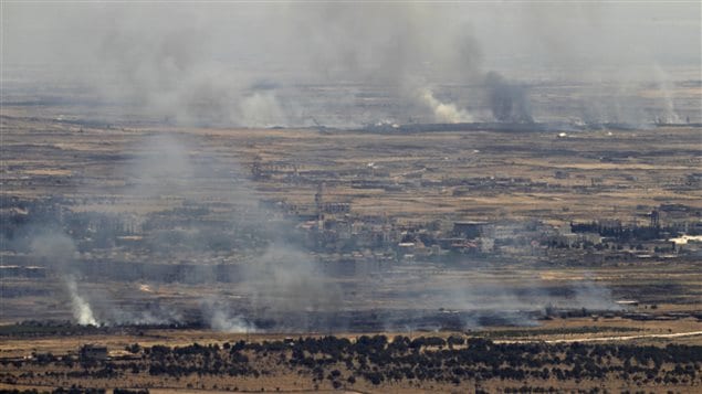 Bombardeo israelí a posiciones sirias después que proyectiles hubieran sido caido en los Altos de Golán. 