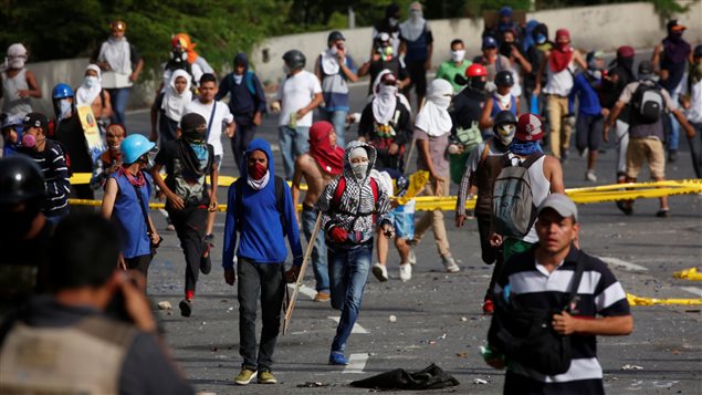 Las tensión continúa y el número de muertos sigue aumentando.