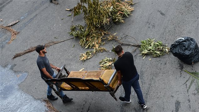 Los manifestantes apelaron a todo tipo de elementos para bloquear las calles.