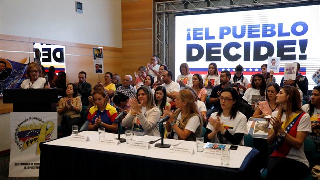 La oposición juega sus cartas en el referendo del domingo.