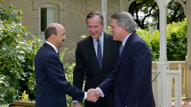 موقعو اتفاقية التبادل التجاري الحر من اليمين رئيس الحكومة الكندية، الرئيس الأميركي والرئيس المكسيكي عام 1992