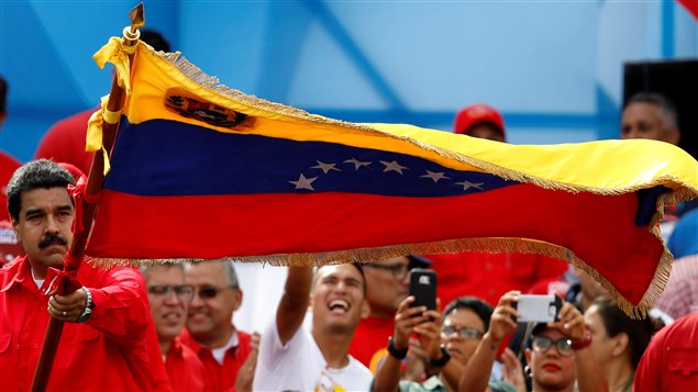 El oficialismo cerró su campaña con la presencia de Maduro.