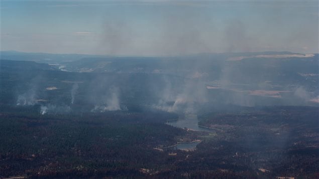 Algunos focos de incendios aún no han sido extinguidos.