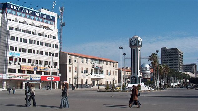 ساحة الساعة في مدينة حمص السورية، مسقط رأس حسّان جمالي، في صورة مأخوذة عام 2004