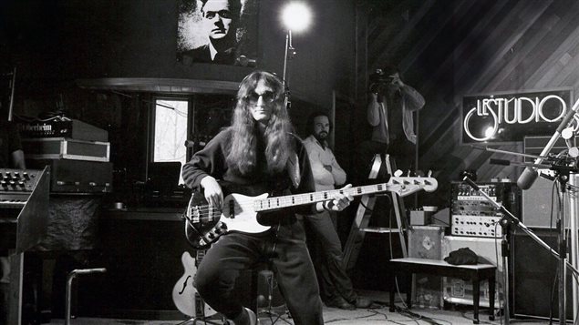 Geddy Lee, bajista de Rush, grabando en Le Studio.