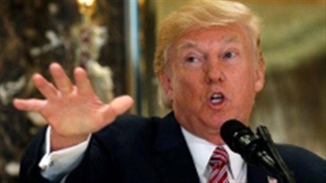 El presidente de los Estados Unidos, Donald Trump, ha sido criticado por envalentonar el movimiento nacionalista de derecha y blanco en el país.