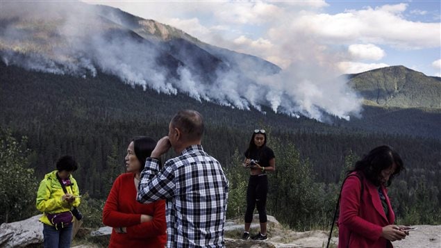 British Columbia Wildfire Triggers Evacuation Order Affecting 1,100 ...