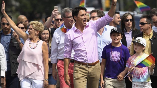 Justin Trudeau lors du défilé gay d'Ottawa l'été dernier.