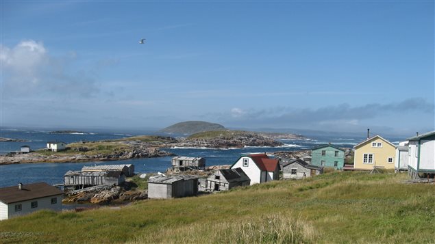 Un pueblo marítimo en las costas de la provincia de Terranova y Labrador