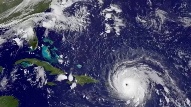 El huracán Irma causó estragos a su paso por el Caribe. Científicos dicen que los océanos se calientan y eso produce huracanes  más fuertes.