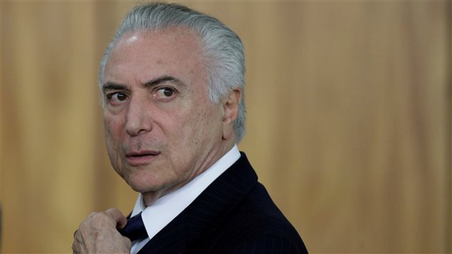 El presidente de Brasil, Mauricio Temer, sobre quien se acumulan las acusaciones de corrupción.