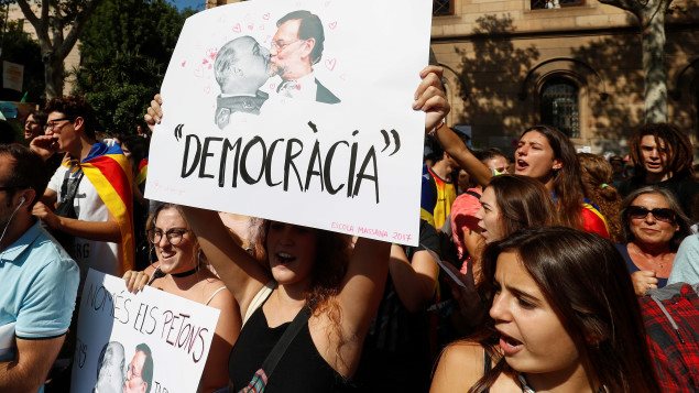 Franco y Rajoy en un cartel de protesta en Barcelona