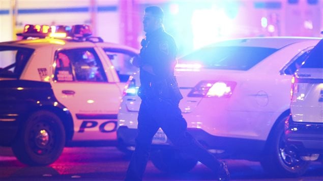 Un policía en Las Vegas durante el tiroteo que mató a 58 personas e hirió a unas 500 personas.