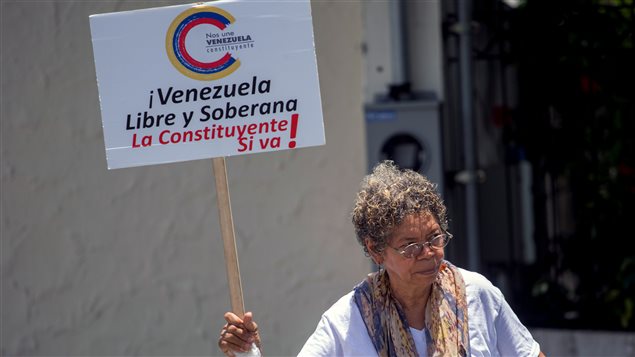 Miembros del Comité Dominicano de Solidaridad con la Revolución Bolivariana, manifeistan en Santo Domingo, República Dominicana.