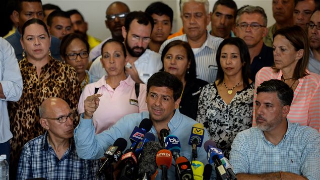 Carlos Ocariz de la MUD, candidato a la gobernación del Estado de Miranda, rechazó los resultados de las elecciones en conferencia de prensa el 16 de octubre 2017 en Caracas.