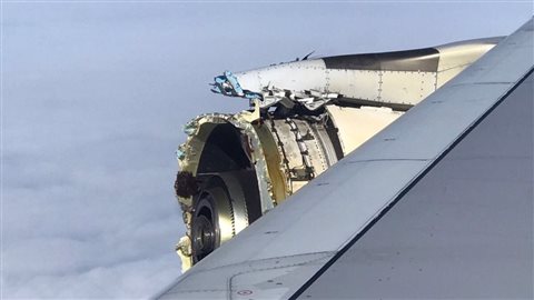 Un passager à bord de l’Airbus A380 a pris une photo de l’un des moteurs. L’avion a dû atterrir à Goose Bay il y a une semaine et demie. Photo : Twitter/Martin Brand