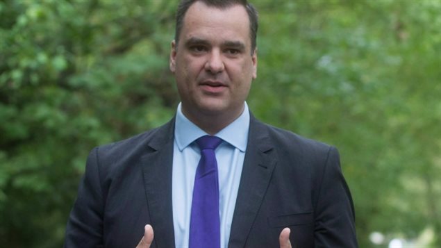James Moore 在哈珀政府担任过多个部长职务