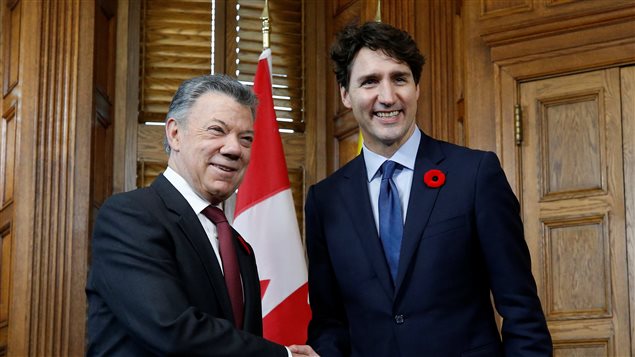 Santos, que está de visita en Canadá, criticó el crimen.