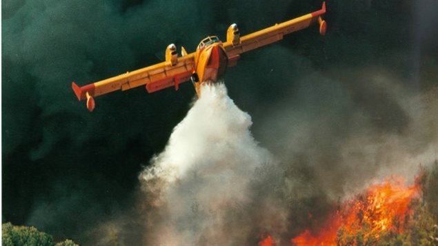 A CL-415 in action