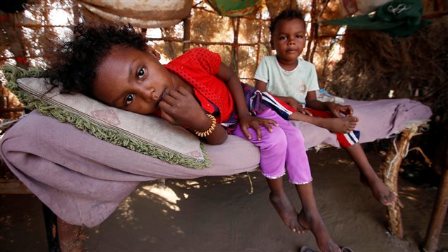 Children rest on a bed at their family hut at a poor neighbourhood on the outskirts of the Red Sea port city of Hodeida, Yemen November 12, 2017. 