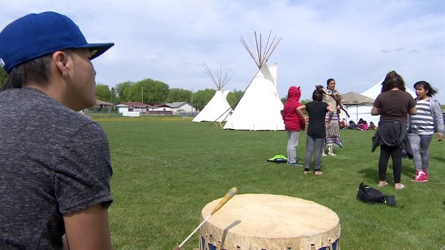 The federal government is consulting with Indigenous stakeholders to find ways to protect up to 90 Indigenous languages.