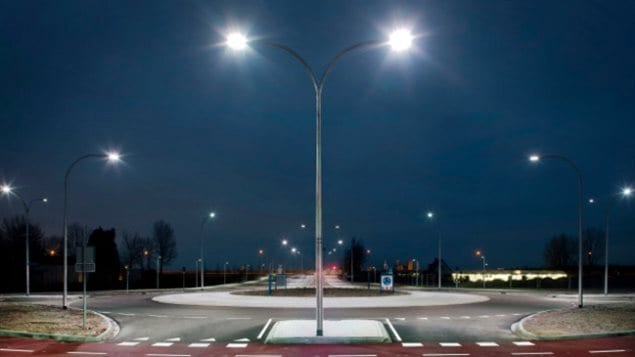 Certains Montréalais ont exprimé leur inquiétude sur le fait que les lumières LED de 4000K dans les rues résidentielles seraient trop perturbatrices. (iStock)