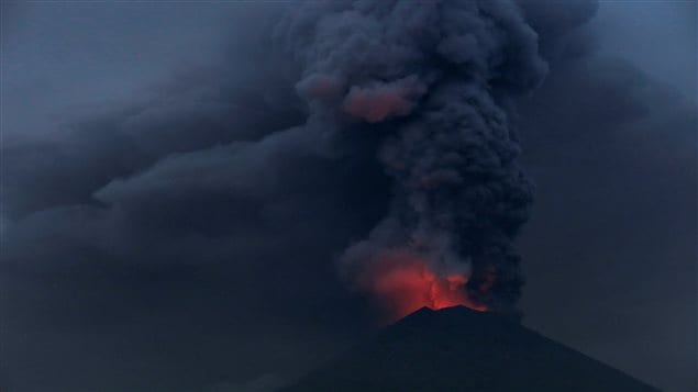 Bali se encuentra en alerta roja por la erupción volcánica.