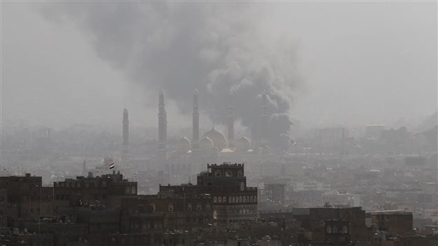 Smoke rises during the battle between former Yemeni President Ali Abdullah Saleh’s supporters and the Houthi fighters in Sanaa, Yemen December 2, 2017.