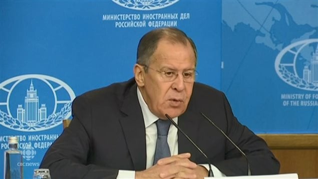 Serguéi Lavrov,ministro de Relaciones Exteriores de Rusia, critica la decisión de no invitar a su país.