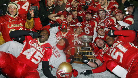 Le Rouge et Or, champion de la Coupe Vanier