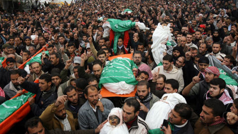 Les funérailles du dirigeant du Hamas Nizar Rayan et de sa famille, tués jeudi, ont eu lieu vendredi dans la bande de Gaza.
