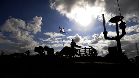 Militaires israéliens à la frontière entre Israël et la bande de Gaza