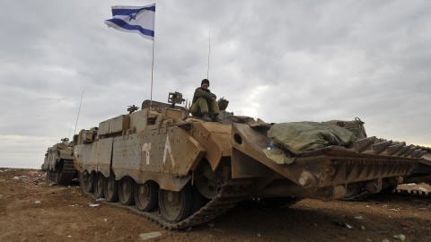 Des tanks israéliens quittent la bande de Gaza mardi.