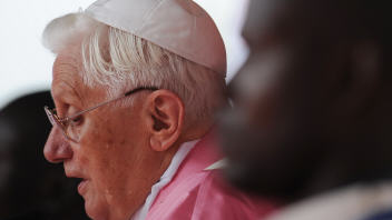 Le pape Benoît XVI lors de l'homélie à Luanda, dimanche