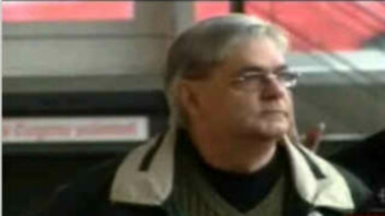 Un ex-responsable de famille d'accueil devant la justice | Radio-Canada