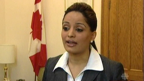 Une 3e femme se dit victime de la famille Dhalla | Radio-Canada