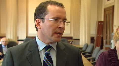 Hugh McFadyen cinglant envers Gary Doer RadioCanada