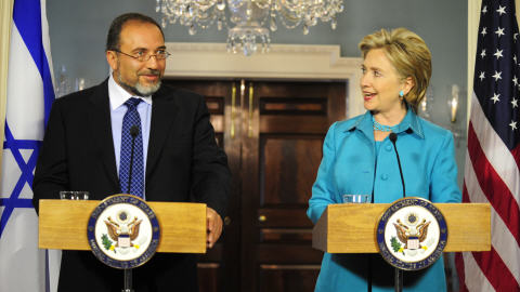 Les chefs de la diplomatie israélienne et américaine, Avigdor Lieberman et Hillary Clinton