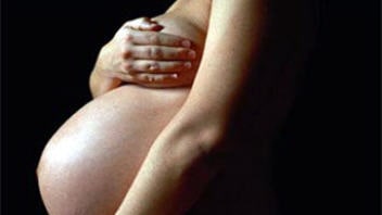Le ventre d'une femme enceinte
