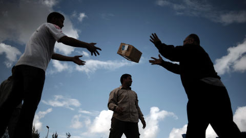 Des travailleurs humanitaires