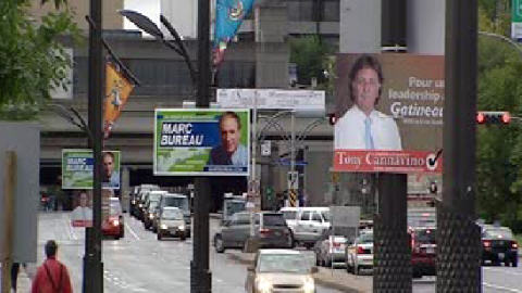 Des affiches électorales