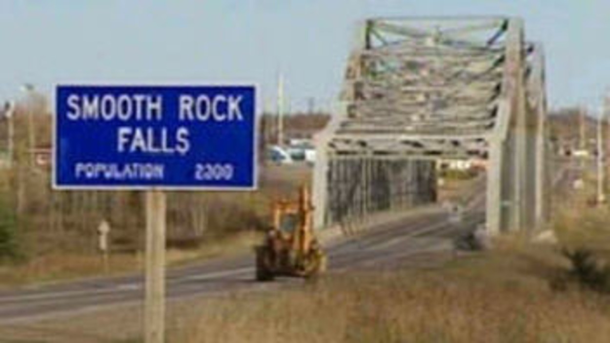 Les résidents de Smooth Rock Falls manifestent RadioCanada