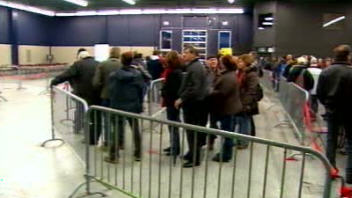 Gens faisant la file pour se faire vacciner, à Québec