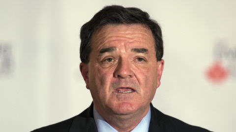 Le ministre des Finances, Jim Flaherty, devant l'Empire Club de Toronto