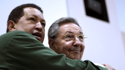 Le président du Venezuela, Hugo Chavez, et son homologue, Raul Castro, se sont rencontrés, le 12 décembre 2009, à la veille du sommet de l'Alliance bolivarienne des Amériques, qui se déroule à La Havane.