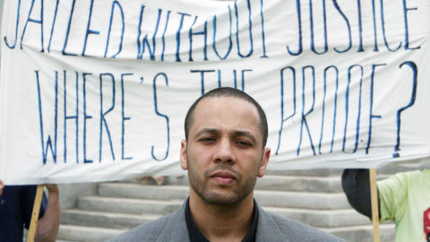 Adil Charkaoui lors d'une manifestation à Ottawa contre les certificats de sécurité