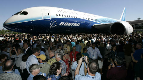 Le 8 juillet 2007, Boeing dévoilait son tout premier Dreamliner 787 à son usine d'Everett, à Washington.