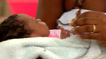 À Jacmel, un nourrisson rescapé fait figure de miraculé.