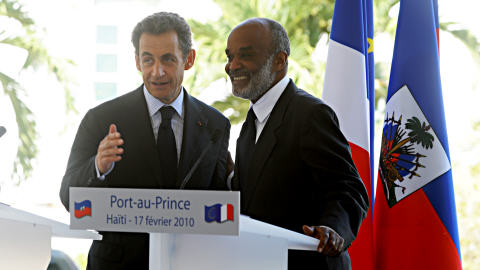 Nicolas Sarkozy avec son homologue haïtien René Préval