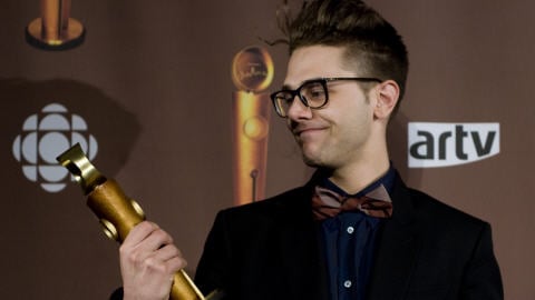 Xavier Dolan et son Jutra pour le meilleur film.